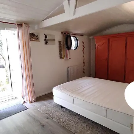 Maison Darchitecte A 40m Du Lac, Longarisse